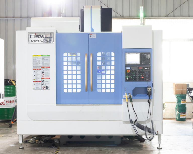 آلة VMC هي آلة CNC قوية ومتعددة الاستخدامات مع تكوين عمودي. مبادئ عملها المتقدمة وميزاتها الرئيسية ومزاياها العديدة تجعلها أصلا قيما في التصنيع الحديث.